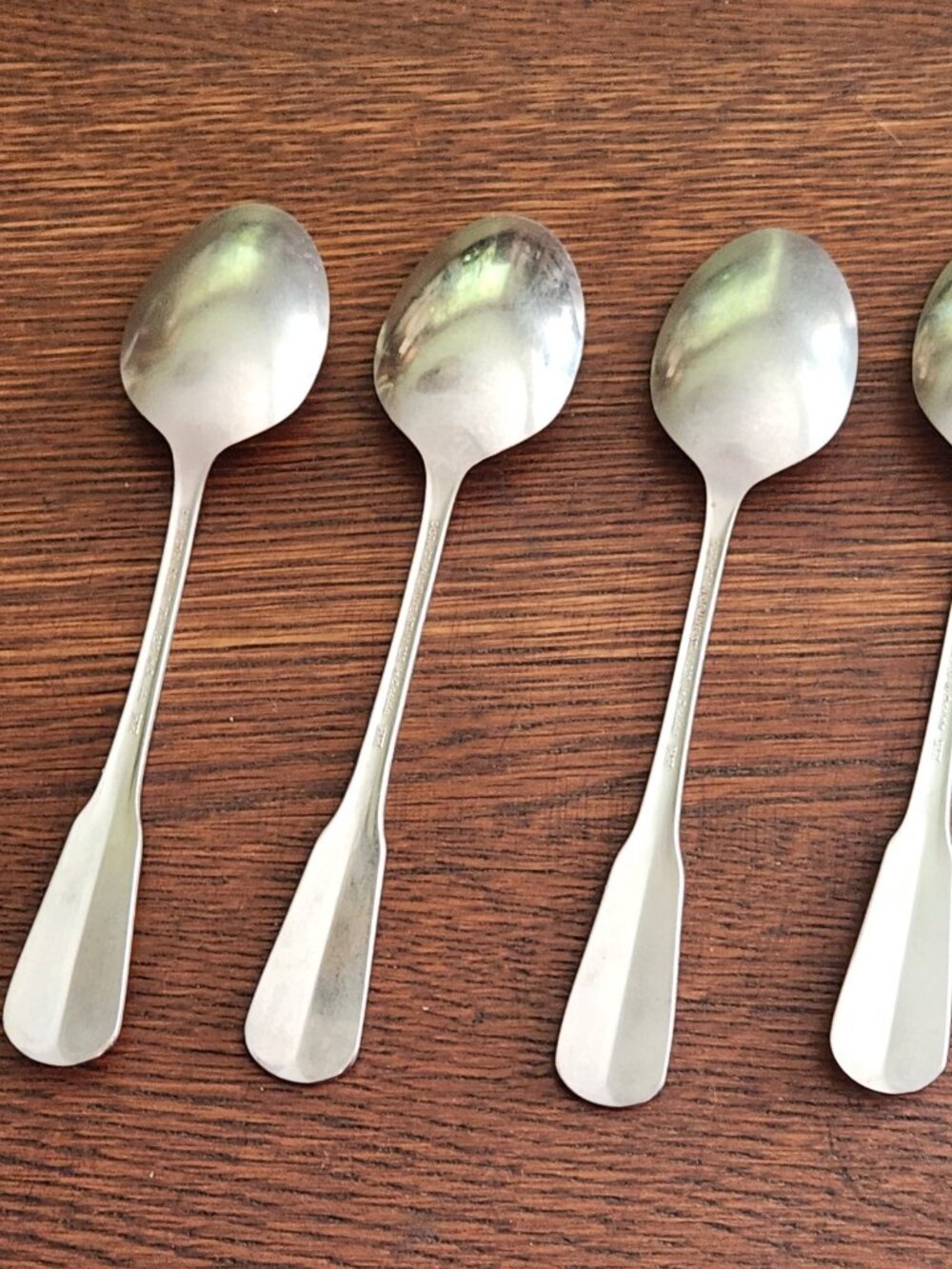 Set of 4 Oneida Distinction Deluxe HH COLONIAL ARTISTRY Stainless TEASPOONS Lot - Picture 3 of 4